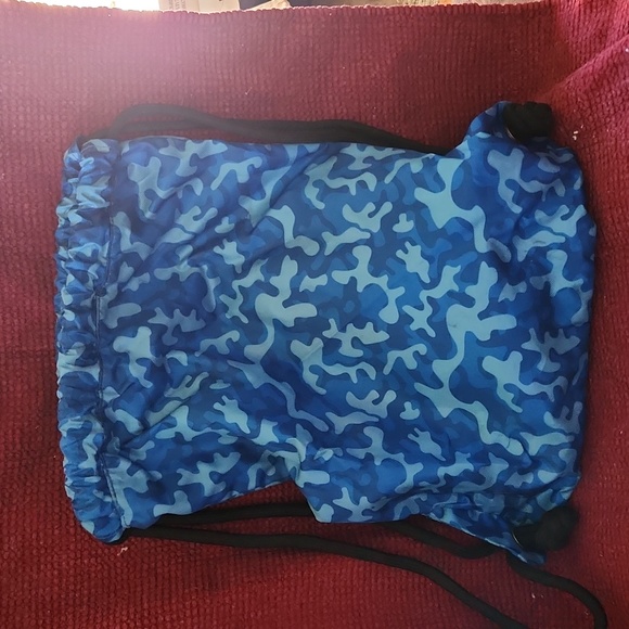 Vintage 2013 Reebok Camelback Backback - Picture 2 of 2